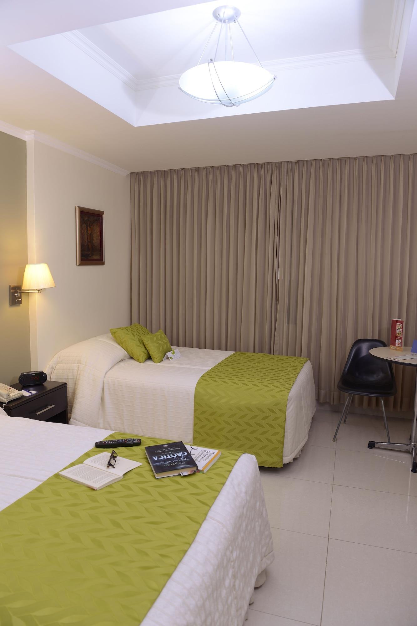 Hotel Ramada Гуаякиль Экстерьер фото