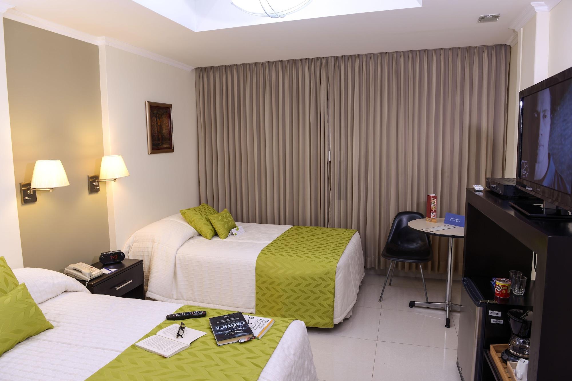 Hotel Ramada Гуаякиль Экстерьер фото