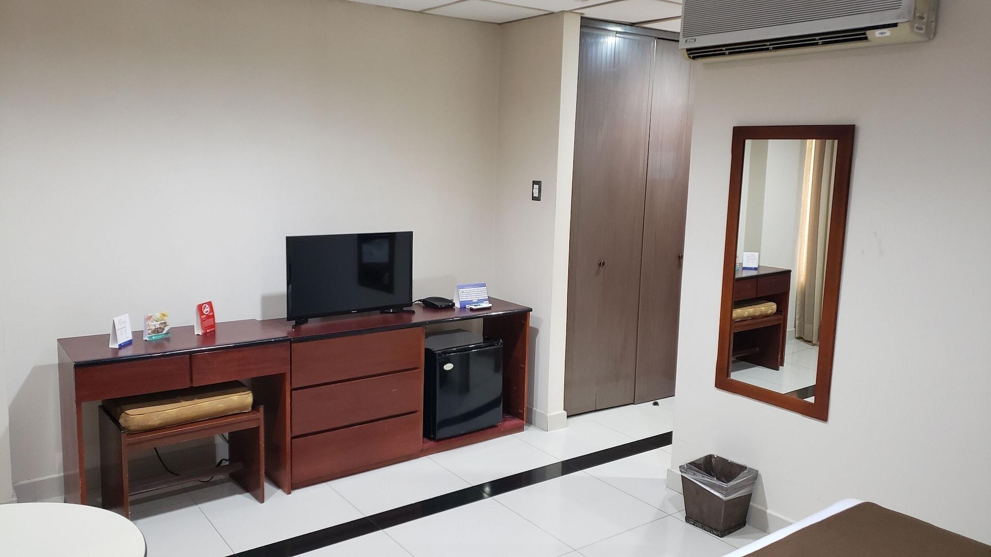 Hotel Ramada Гуаякиль Экстерьер фото