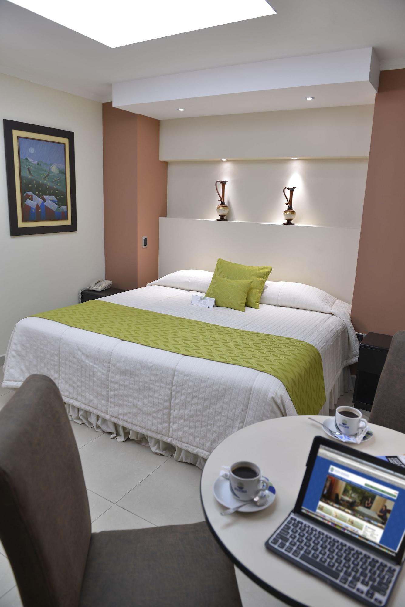 Hotel Ramada Гуаякиль Экстерьер фото