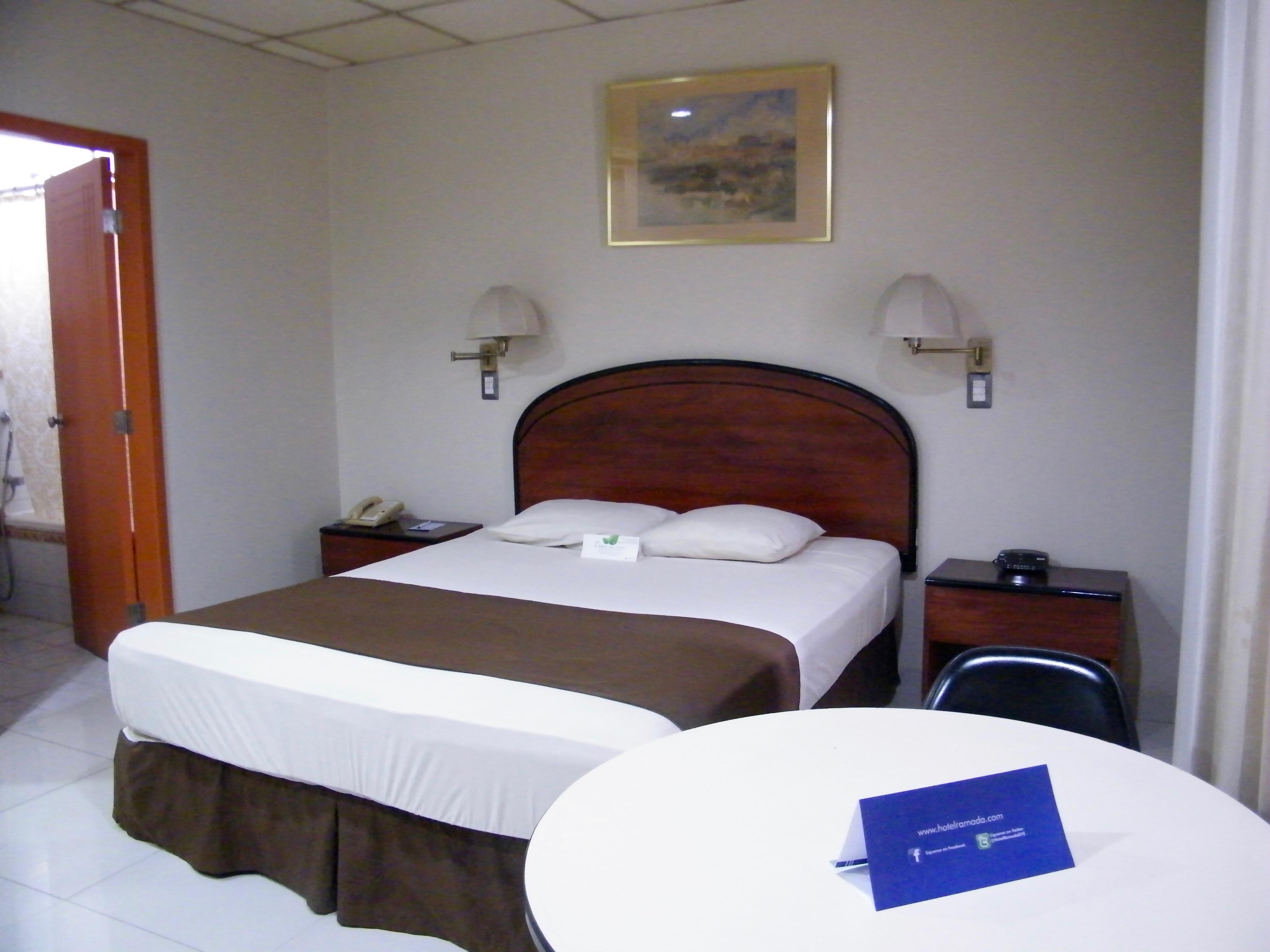 Hotel Ramada Гуаякиль Экстерьер фото