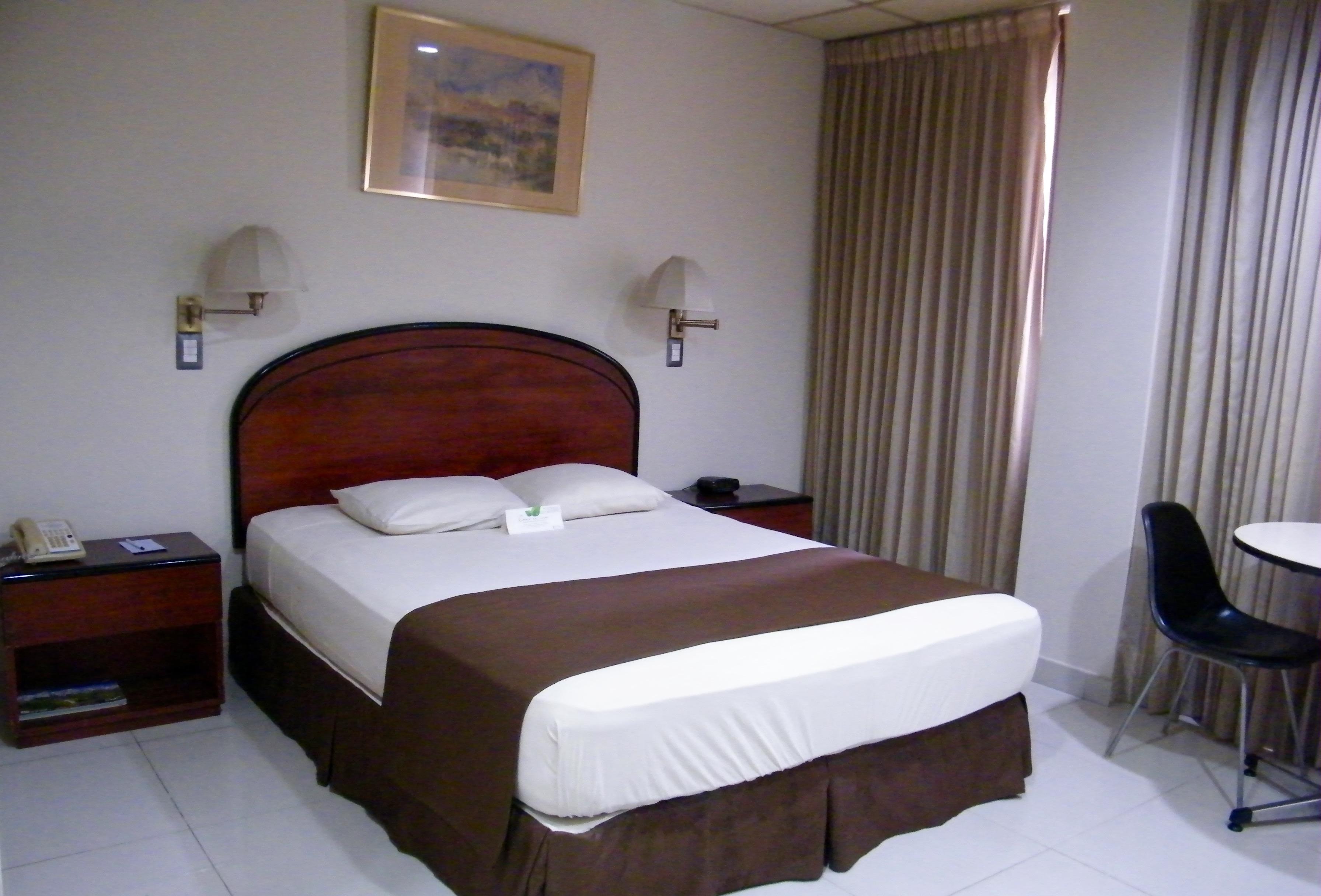Hotel Ramada Гуаякиль Экстерьер фото
