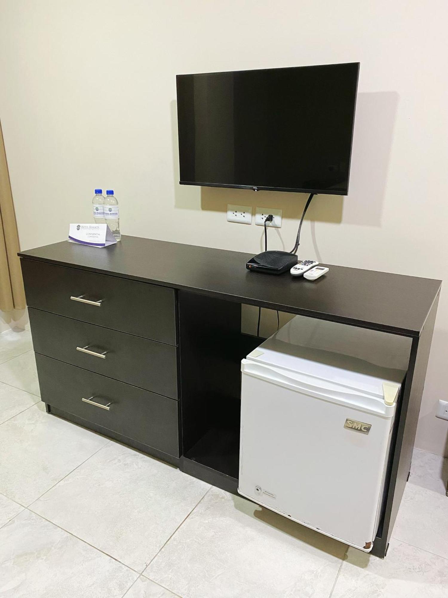 Hotel Ramada Гуаякиль Экстерьер фото