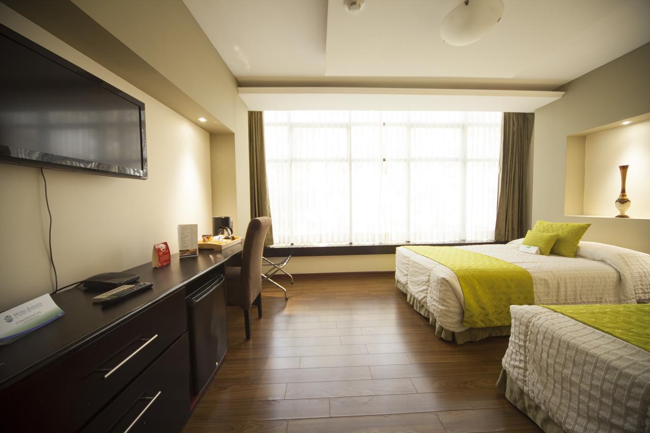 Hotel Ramada Гуаякиль Экстерьер фото